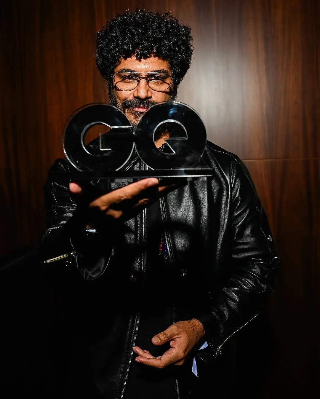 Imagem da notícia: Criolo vence prêmio de 'Homem do ano 2024' da GQ Brasil