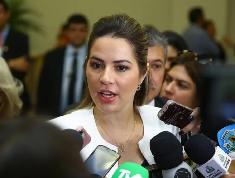Imagem da notícia: Esposa de Camilo, Onélia Santana é o nome da base governista para vaga no TCE