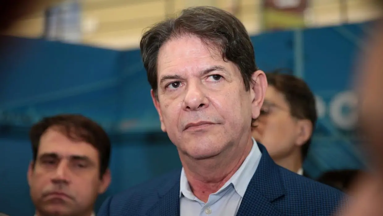 Imagem da notícia: Indicação de Onélia para o TCE causaria 'preocupações se o Camilo fosse o governador do Estado', defende Cid Gomes