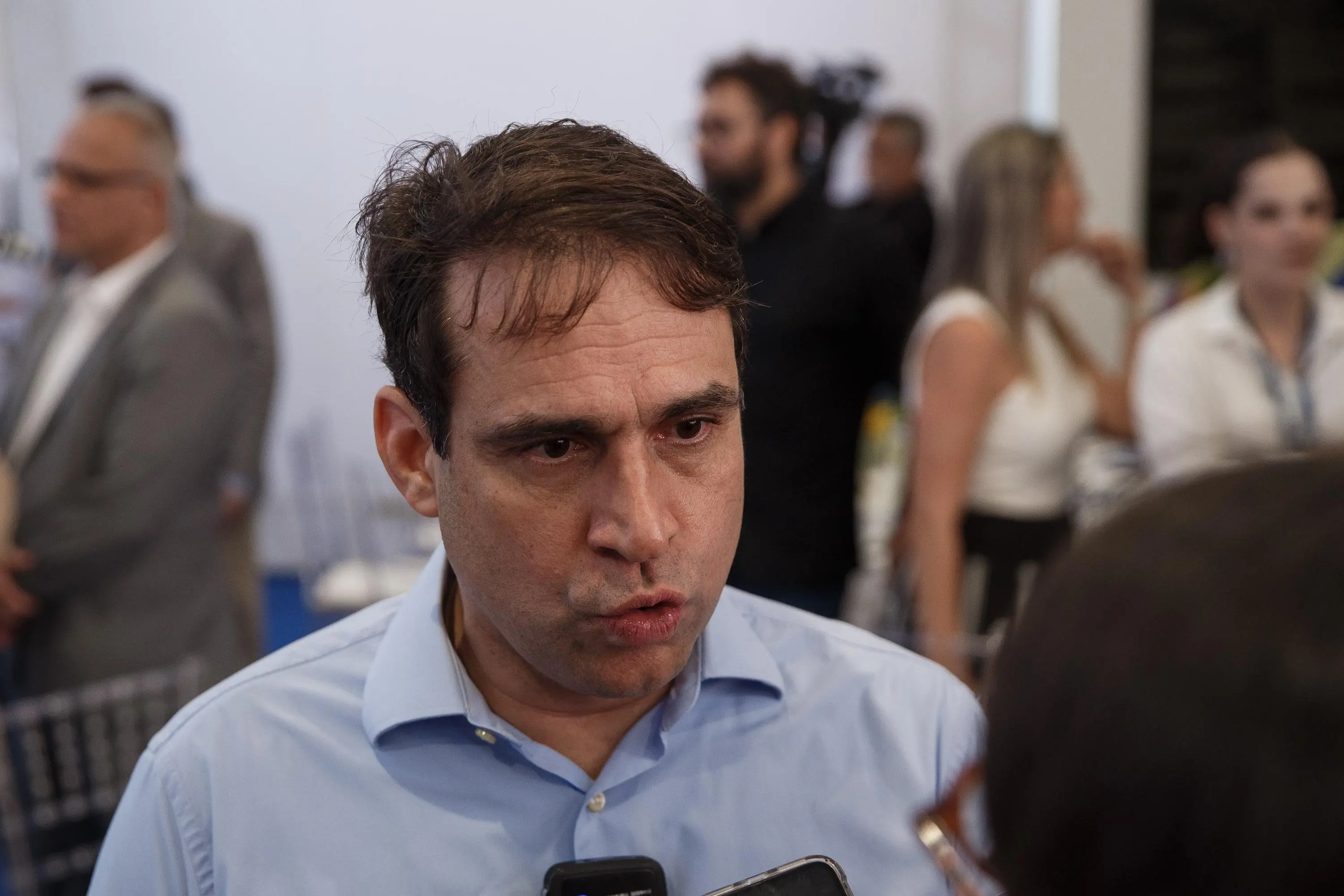 Imagem da notícia: Salmito Filho quer deixar comando da SDE e voltar para a Assembleia