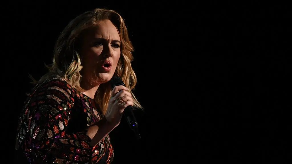 Imagem da notícia: Justiça determina que streamings retirem música de Adele por suspeita de plágio de samba brasileiro