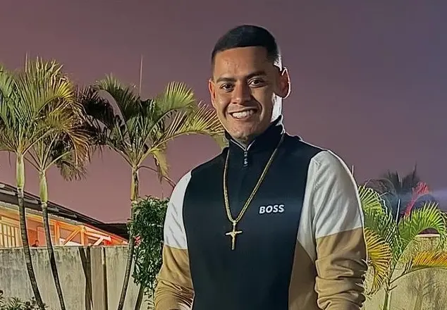 Imagem da notícia: 'Jogo do Tigrinho': influenciador investigado e condenado por roubo é preso na Praia do Futuro, em Fortaleza