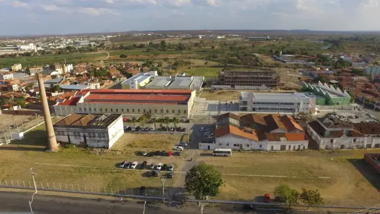 Imagem da notícia: Jovem é assassinado com tiro na cabeça em campus da UFC em Sobral
