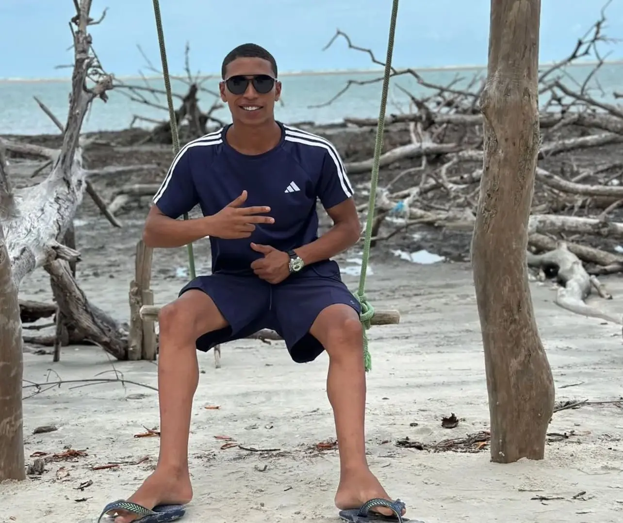 Imagem da notícia: Comando Vermelho teria matado adolescente paulista em Jericoacoara por confundi-lo com integrante de facção rival