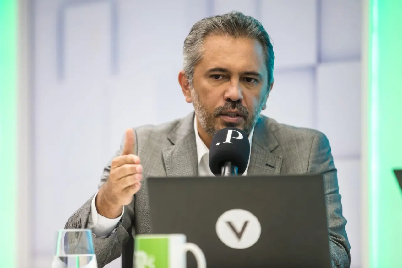 Imagem da notícia: De gaze a medicamentos, Estado vai doar mais de 206 mil itens ao IJF para assistência no Réveillon, garante Elmano