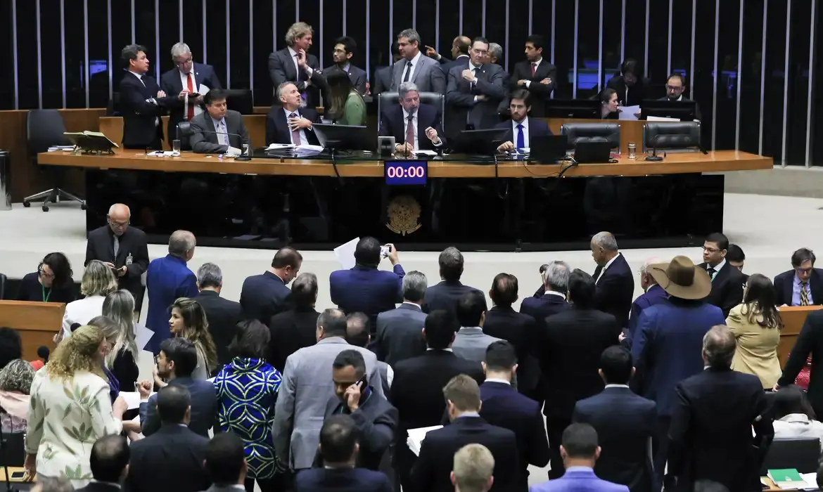 Imagem da notícia: Câmara pede a Flávio Dino que revise suspensão das emendas parlamentares