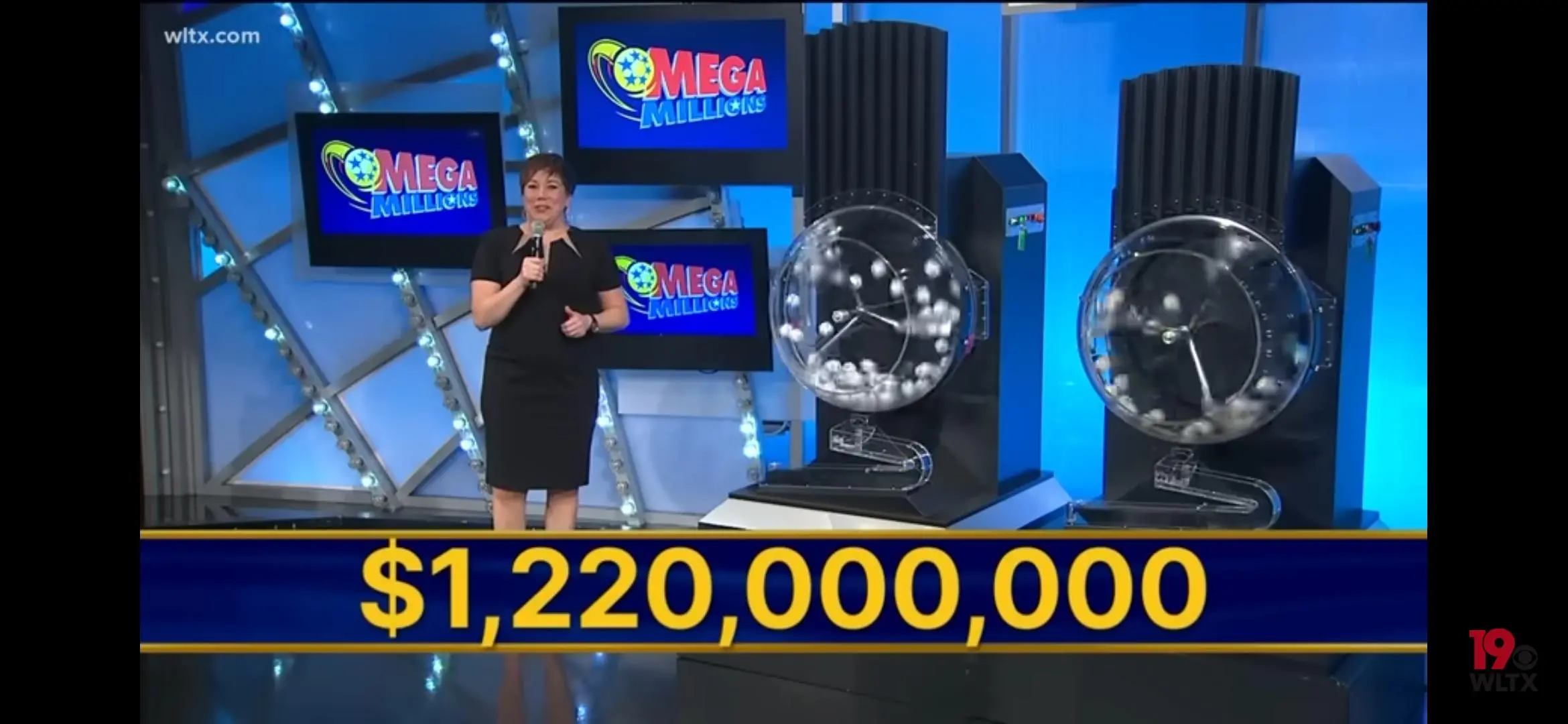 Imagem da notícia: Vencedor da 'Mega' dos EUA comprou bilhete em posto de combustível e levou US$ 1,2 bilhão