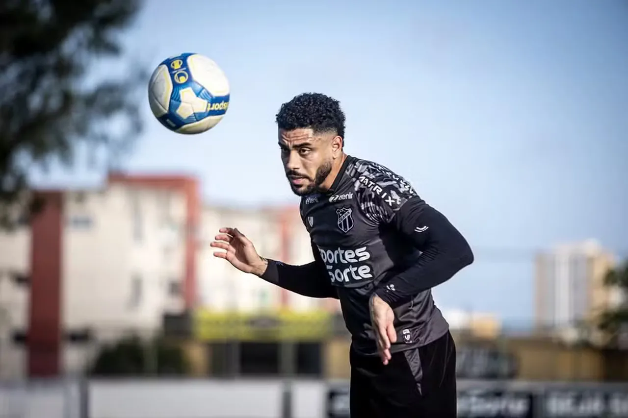 Emprestado pelo Bahia, o lateral-esquerdo Matheus Bahia é um dos destaques do Ceará