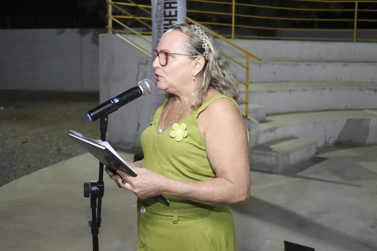 Silvia, que também é proprietária de um pequeno restaurante no local há 12 anos, inicialmente não demonstrava interesse em assumir uma posição de liderança comunitária