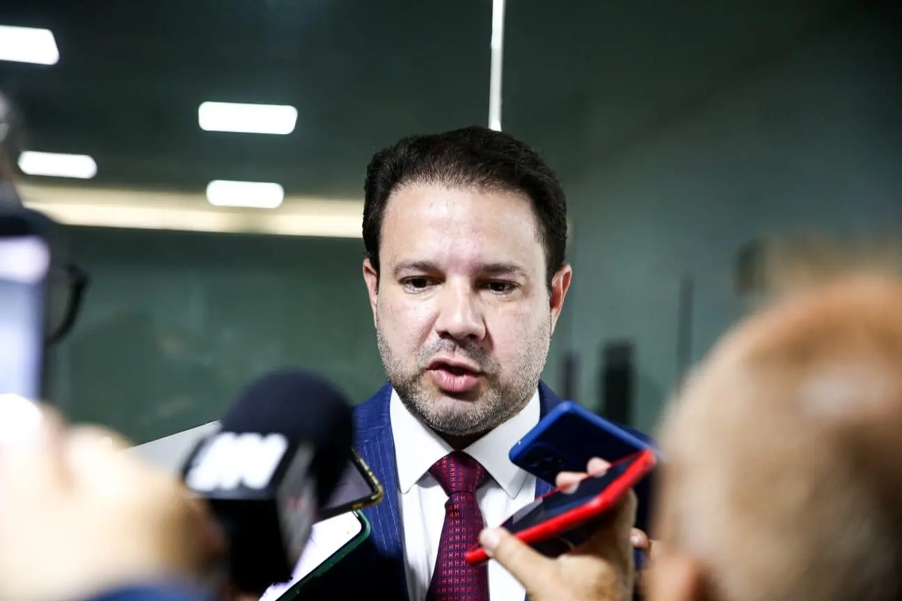 Imagem da notícia: Câmara formaliza convocação de vereadores para votar taxa do lixo; reforma administrativa fica para fevereiro