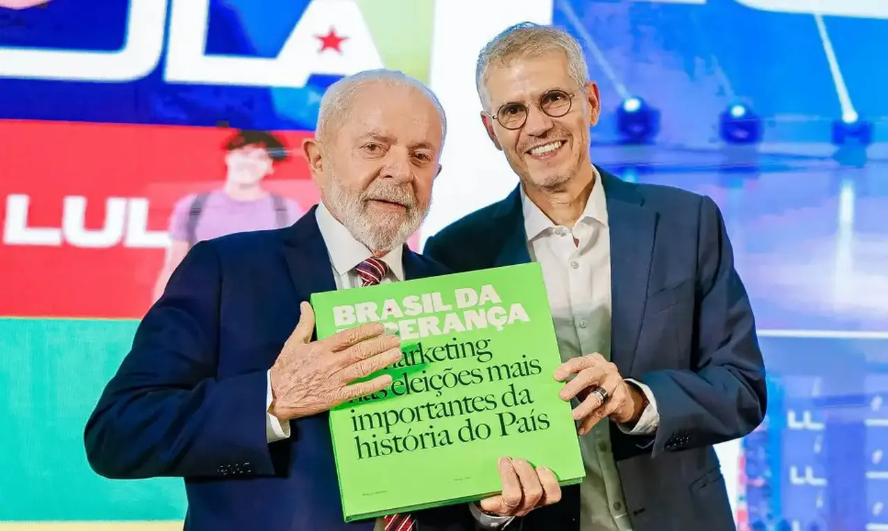 Imagem da notícia: Lula substitui Paulo Pimenta por Sidônio Palmeira como ministro da Secom 