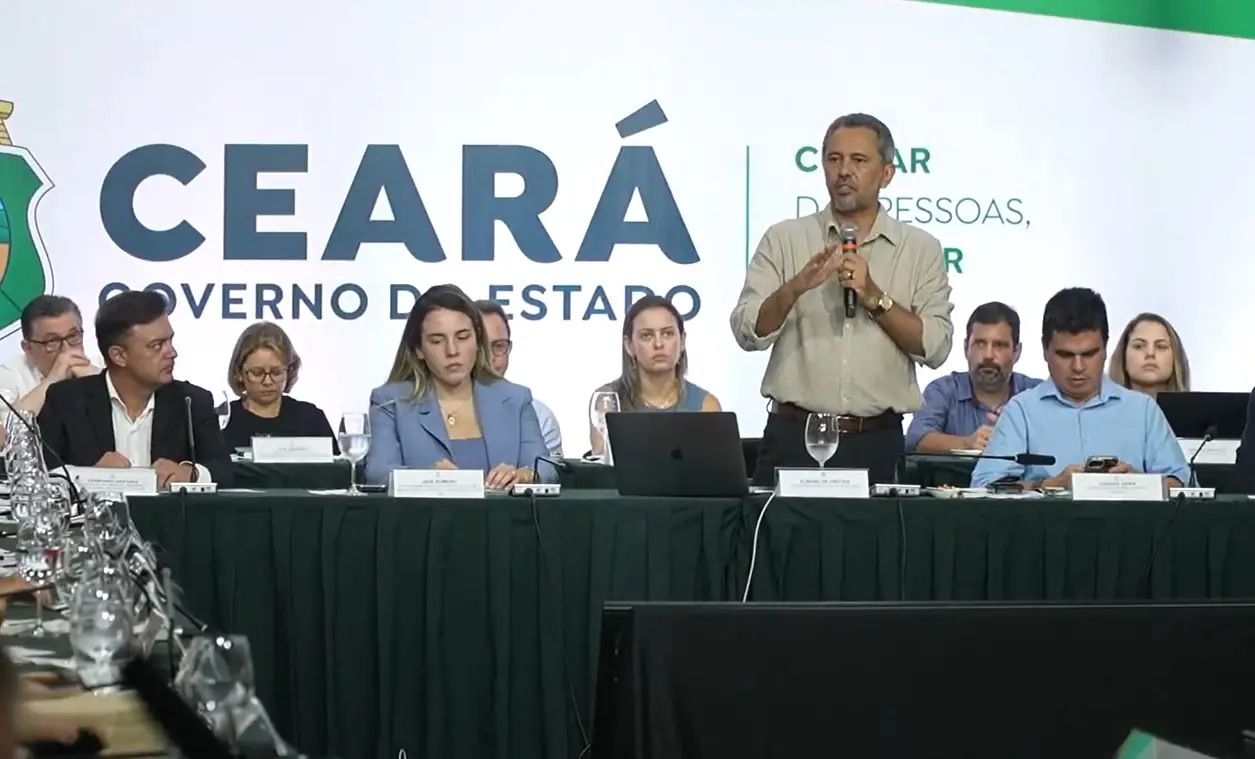 Imagem da notícia: Menos Brasília e mais interior: os planos do governador Elmano para o biênio final do governo