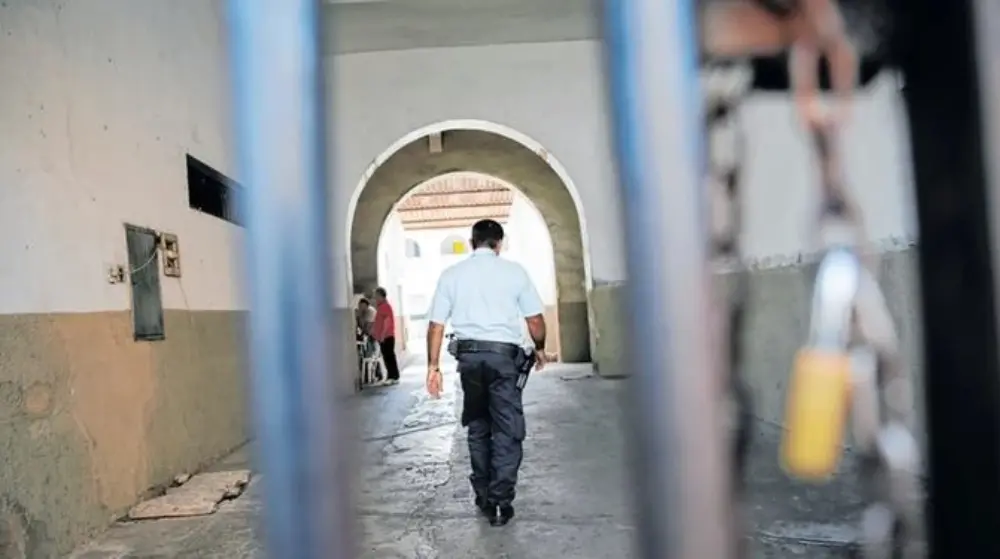 Imagem da notícia: Justiça nega pedidos de soltura de PMs acusados de integrar milícia em Fortaleza; veja crimes atribuídos ao grupo