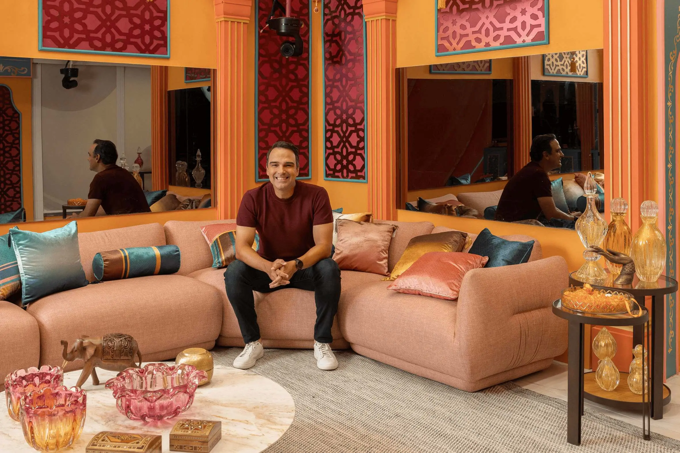 Imagem da notícia: BBB 25: veja fotos da decoração da casa, inspirada nos 60 anos da TV Globo