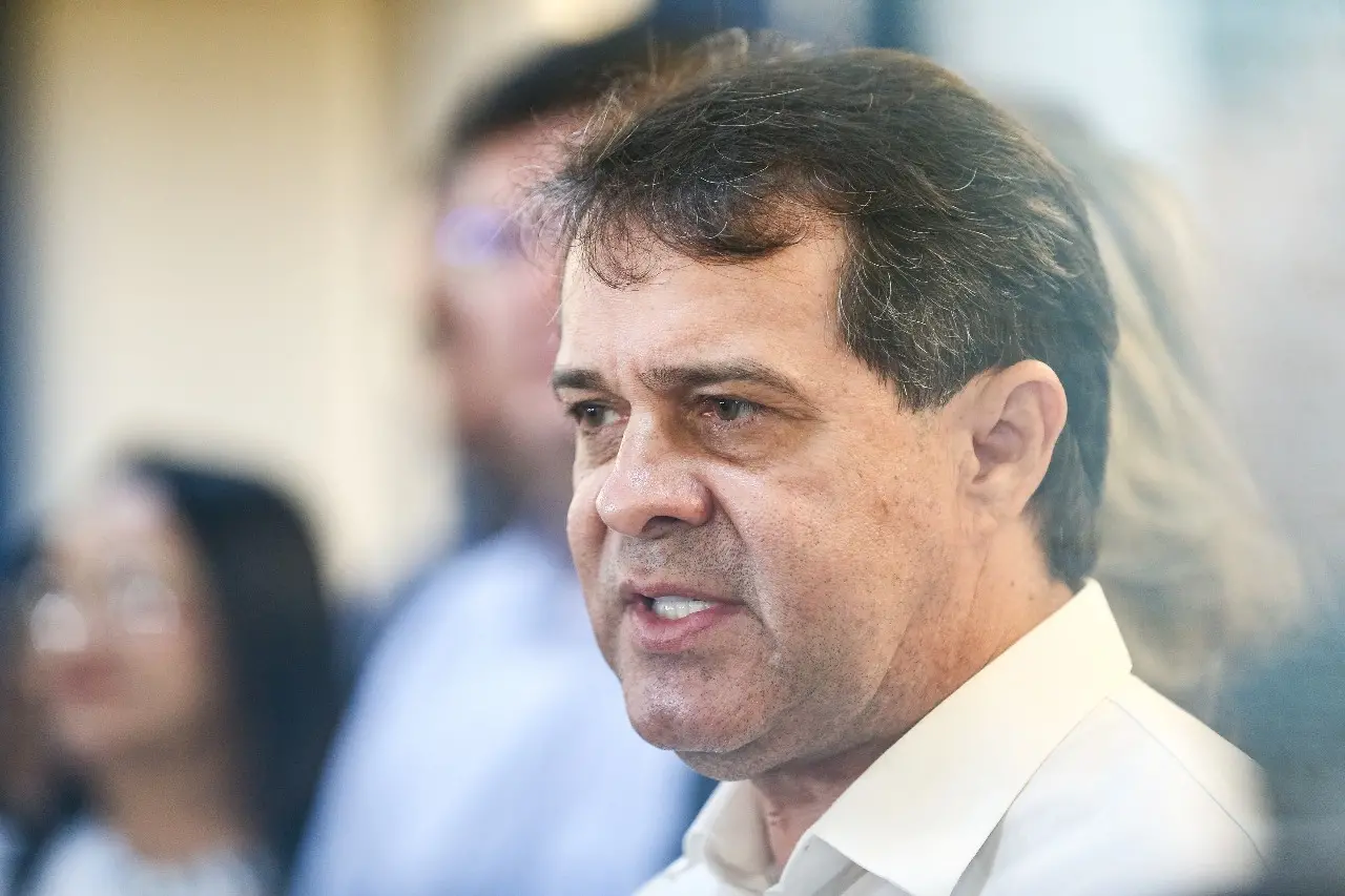 Imagem da notícia: Evandro adia entrega de relatório de transição citando déficit fiscal na Prefeitura: “situação crítica” 