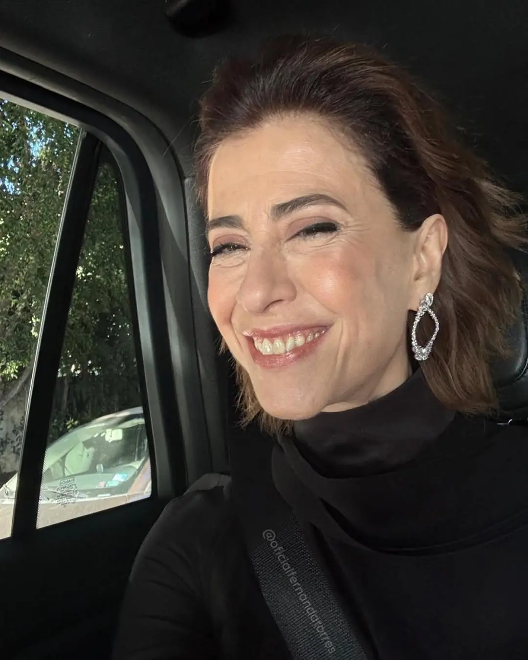 Imagem da notícia: Após adiamento, entrevista de Fernanda Torres em talk show de Jimmy Kimmel ganha nova data