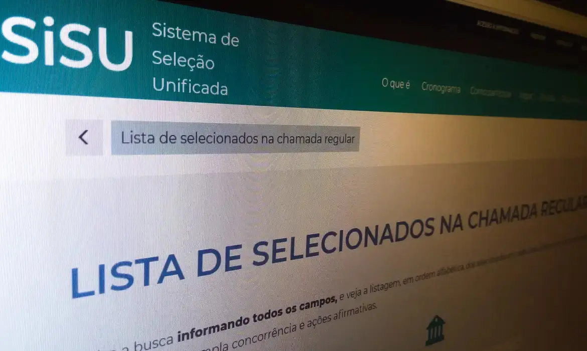 Imagem da notícia: Quando abre o Sisu 2025? Relembre cronograma do sistema para usar a nota do Enem