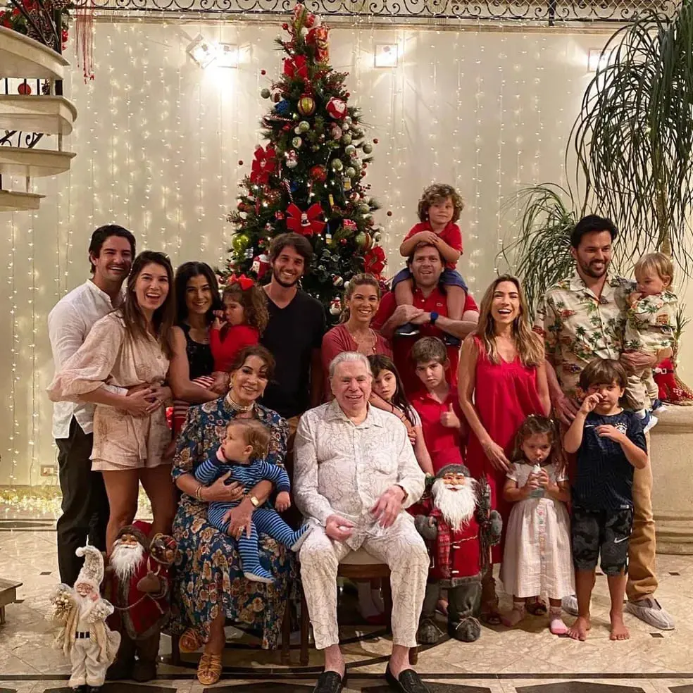 Imagem da notícia: Valor de fortuna de Silvio Santos nas Bahamas causa 'profunda estranheza' à PGE de São Paulo, diz site