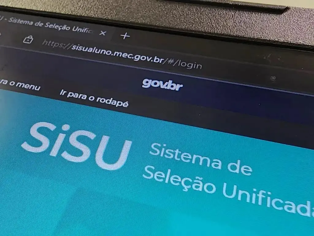 Imagem da notícia: Que horas abre o Sisu 2025? Veja horário previsto pelo MEC para inscrição de candidatos