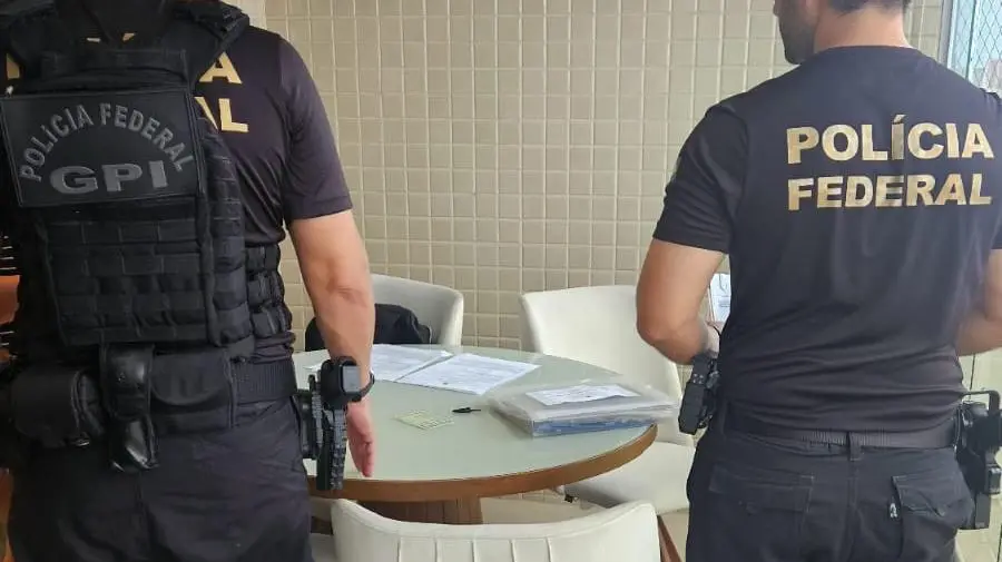 Imagem da notícia: PontoPoder Contexto: PF mira suposto esquema de desvio de emendas e compra de votos no Ceará