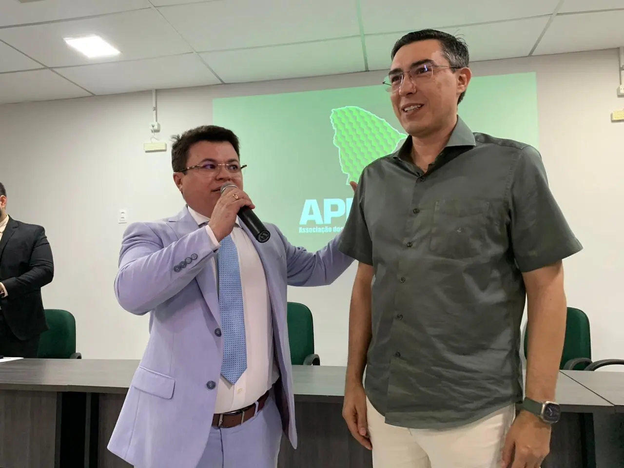 Imagem da notícia: Principal preocupação dos prefeitos é com a reforma tributária, diz novo presidente da Aprece