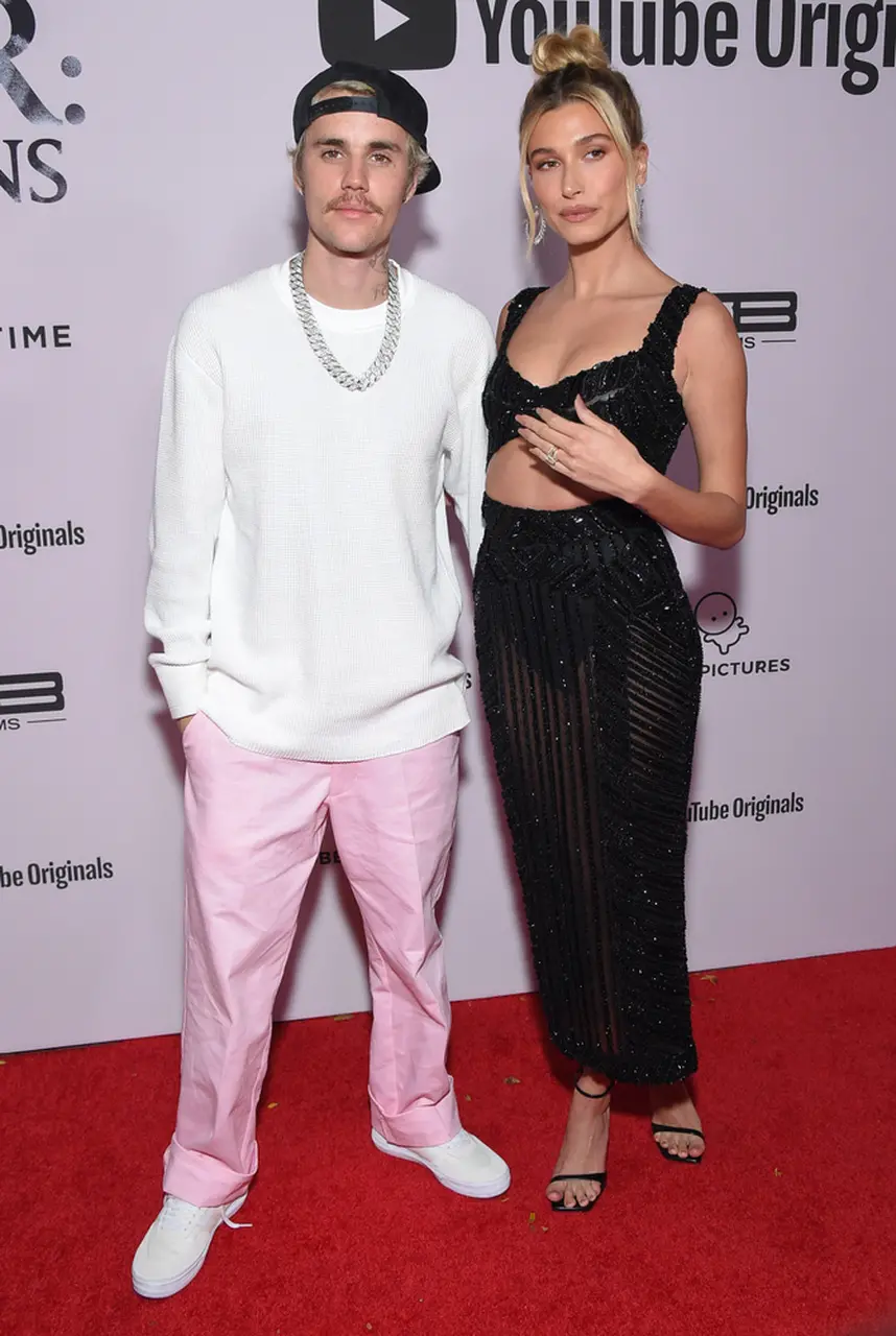 Imagem da notícia: Justin Bieber volta a seguir esposa Hailey Bieber no Instagram após suposições de término