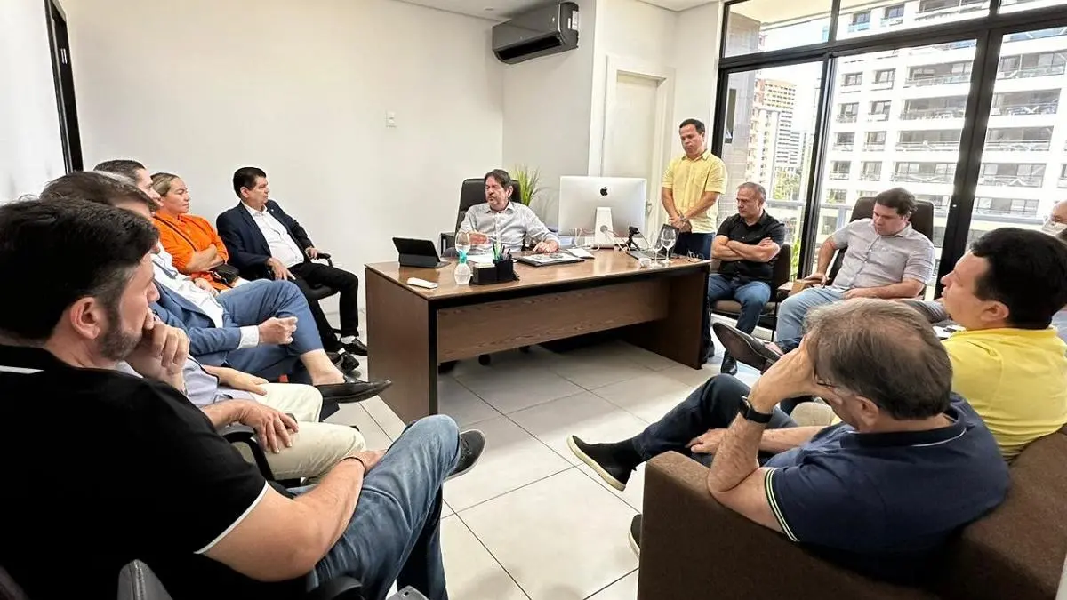Imagem da notícia: De saída do PDT no Ceará, deputados estaduais irão se filiar ao PSB no dia 7 de fevereiro
