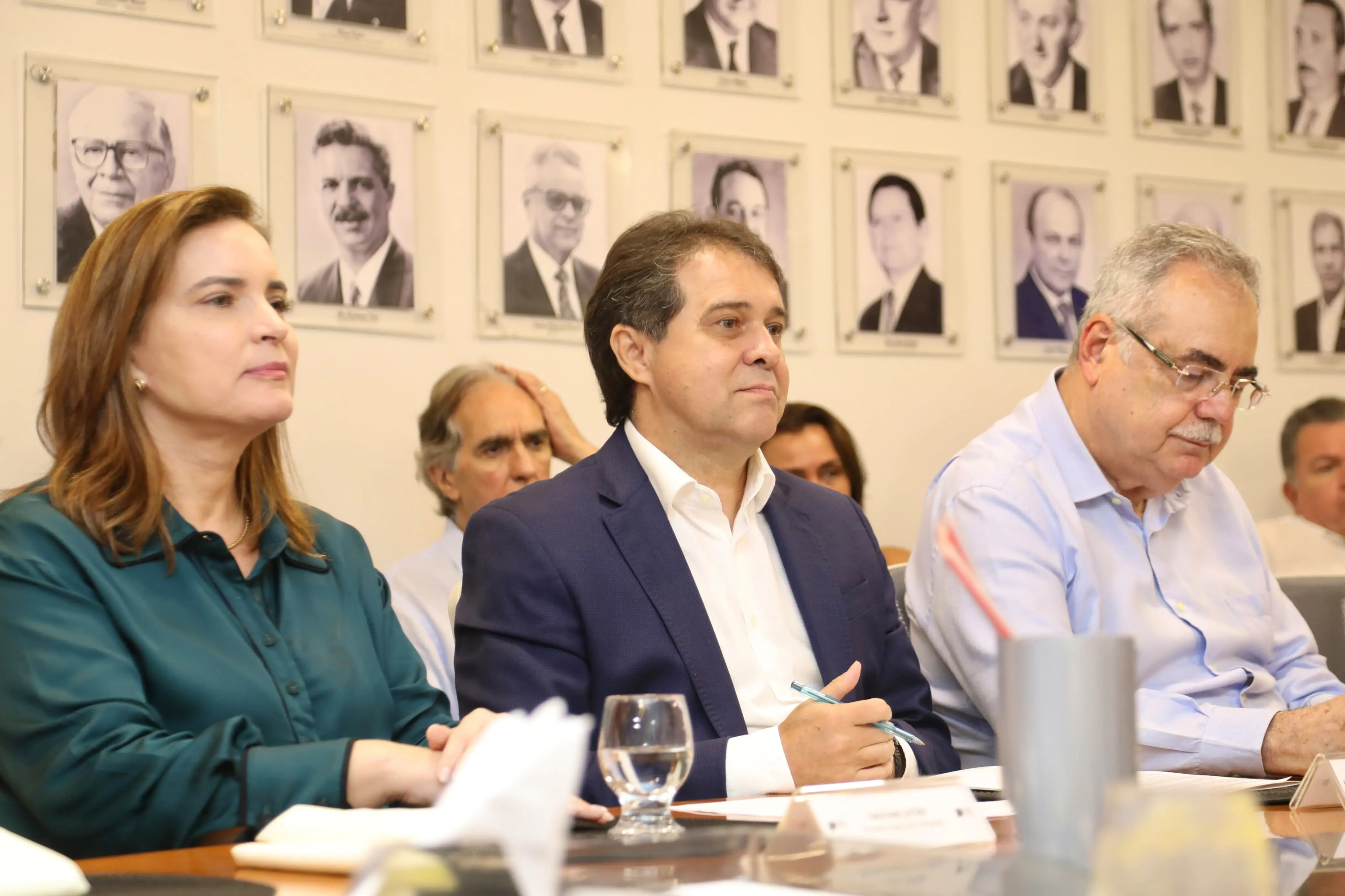 Imagem da notícia: Evandro Leitão promete mudança imediata nas vias do Centro e reforma da Praça do Ferreira em junho