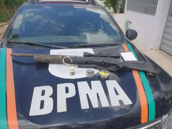 Imagem da notícia: Polícia identifica suspeito de matar cachorro e ferir cadela com arma de pressão em Mauriti, no Ceará