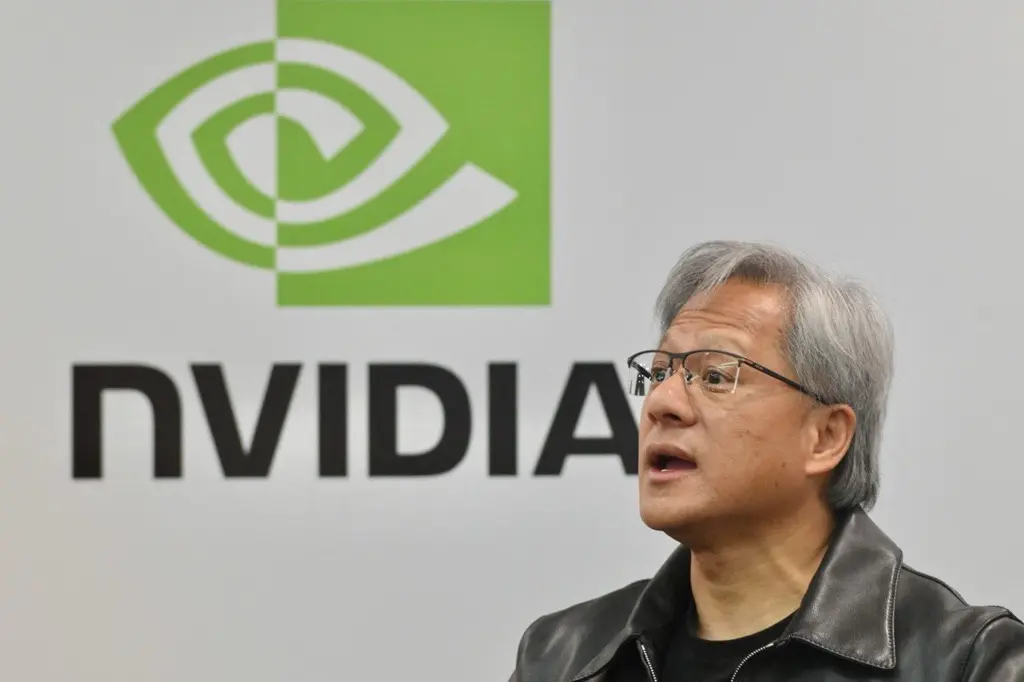 Imagem da notícia: Nvidia deixa posto de empresa mais valiosa do mundo após lançamento da DeepSeek, modelo de IA chinês