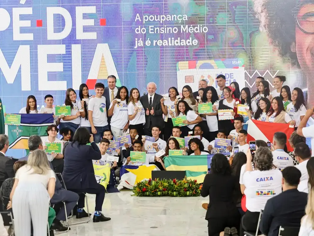 Imagem da notícia: Pé-de-Meia: cinco pontos para entender o bloqueio de recursos e o futuro do programa