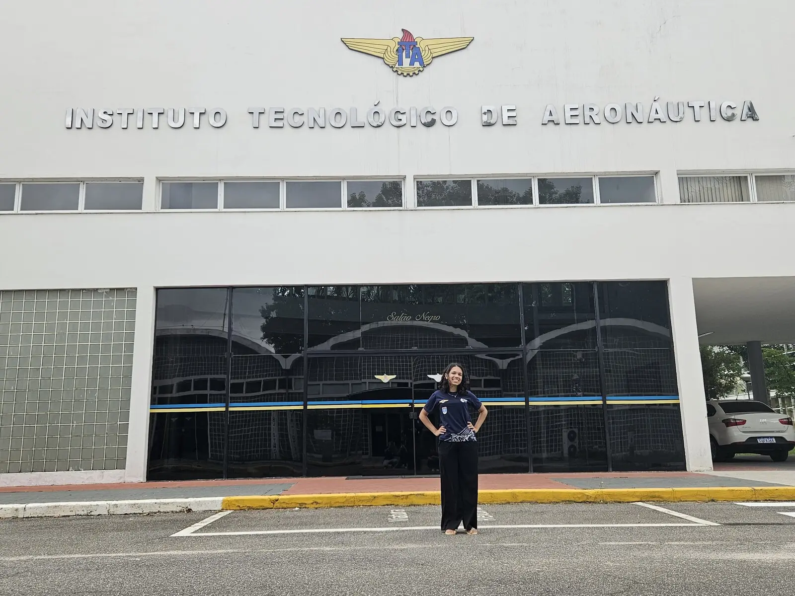 Imagem da notícia: Aluna cearense é uma das 8 mulheres do Brasil aprovadas na seleção do ITA em 2025