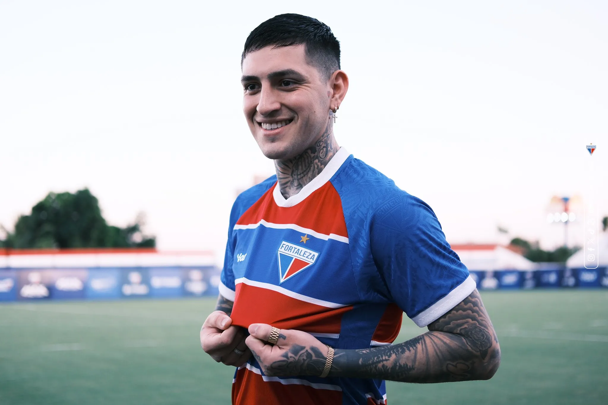 O zagueiro Gastón Ávila pertence ao Ajax-HOL e está emprestado ao Fortaleza