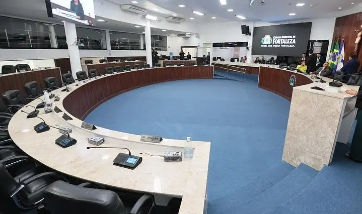 Imagem da notícia: Vereadores de quase 50 cidades no Ceará tiveram reajuste para 2025; salários vão de R$ 6 mil a R$ 26 mil
