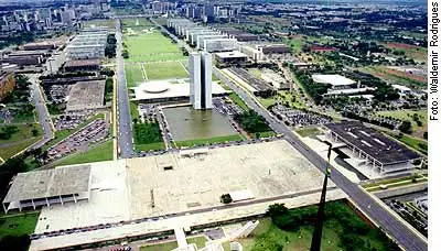 Imagem da notícia: Despesas do governo: os três poderes dão o mau exemplo
