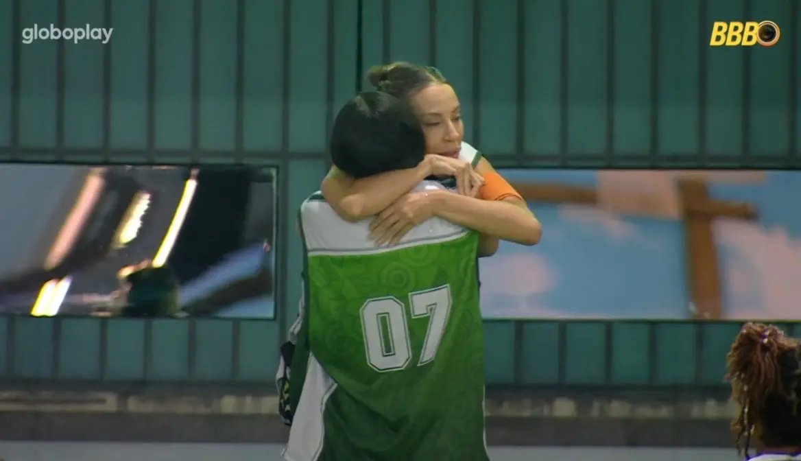 Imagem da notícia: BBB 25: cearenses Renata e Eva deixam Prova do Líder após 16 horas