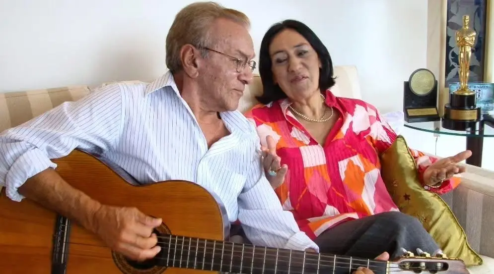 Antônio Barros ao lado da esposa Cecéu