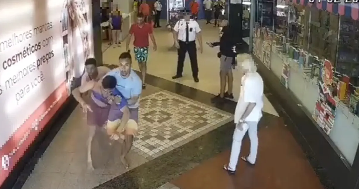 Imagem da notícia: Assassinato de homem retirado à força de shopping em Fortaleza pode estar relacionado com morte da companheira; entenda