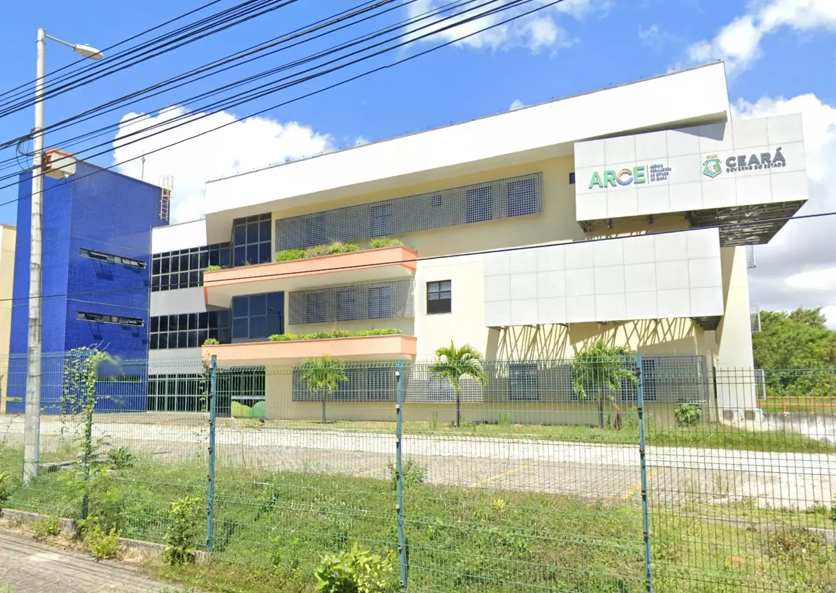 Imagem da notícia: Arce abre inscrições de concurso público para nível superior com salário inicial de R$ 7,6 mil
