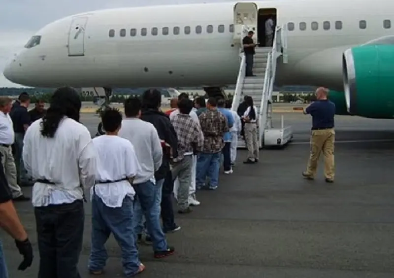 Imagem da notícia: Deportados dos EUA devem ter recepção breve no Ceará antes de seguirem para Minas Gerais