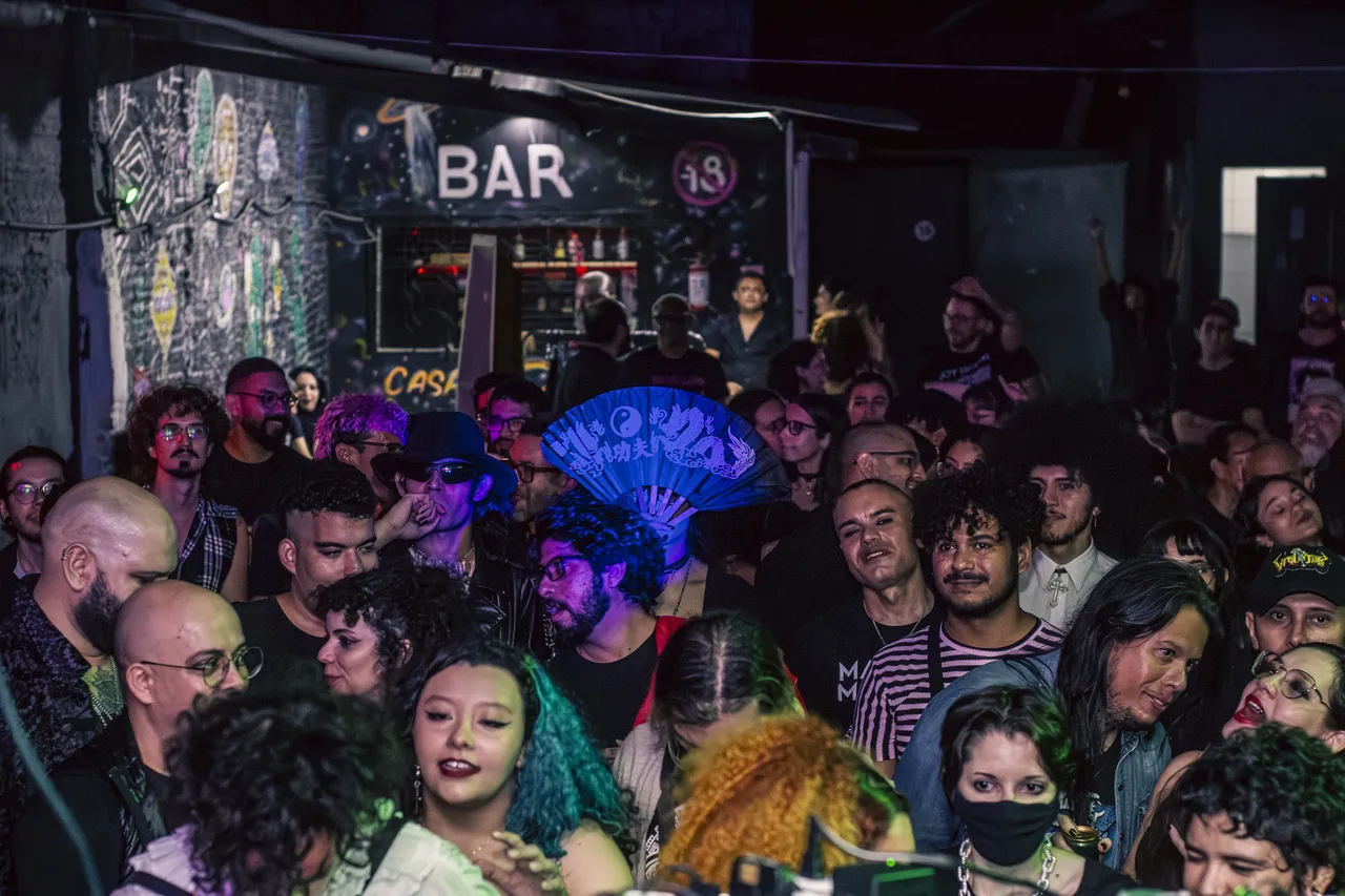 Público no Festival Gotham 2024, no Casarão Benfica