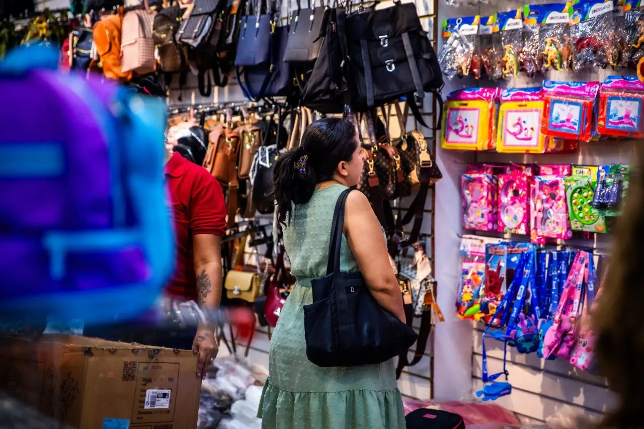Imagem da notícia: Empresários-influencers, chineses remoldam Centro de Fortaleza e somam milhões de seguidores em redes sociais