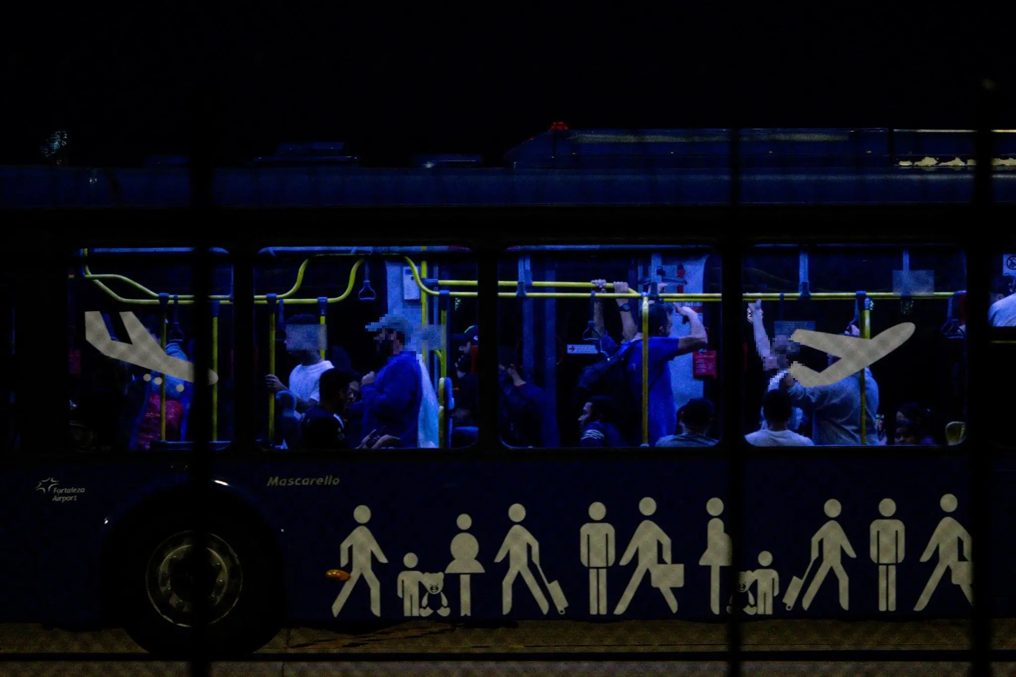 Imagem da notícia: 8 crianças de até 10 anos estavam no avião que trouxe deportados ao Brasil; veja perfil dos repatriados