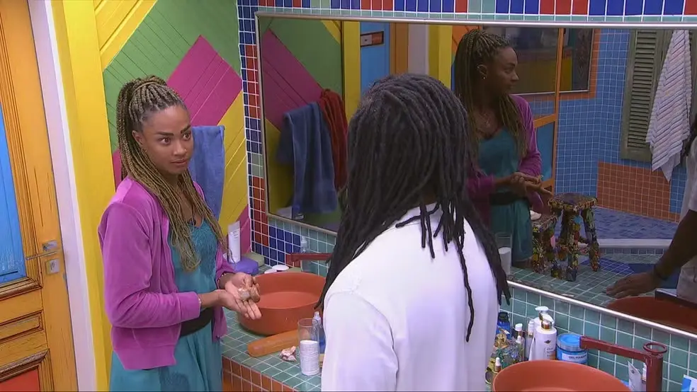 Imagem da notícia: Diogo pergunta se Aline quer conversar após paredão do BBB 25, e sister reage: 'Se quisesse, já teria ido'