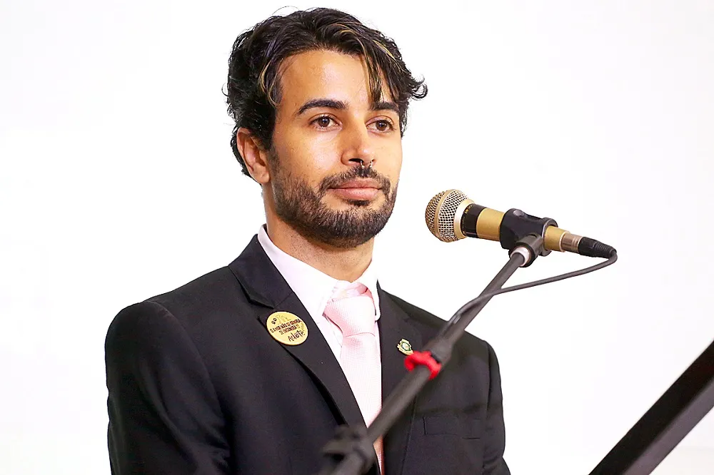 Vereador de primeiro mandato, Apollo Vicz se licenciou para assumir a pasta de proteção animal na Prefeitura da Capital