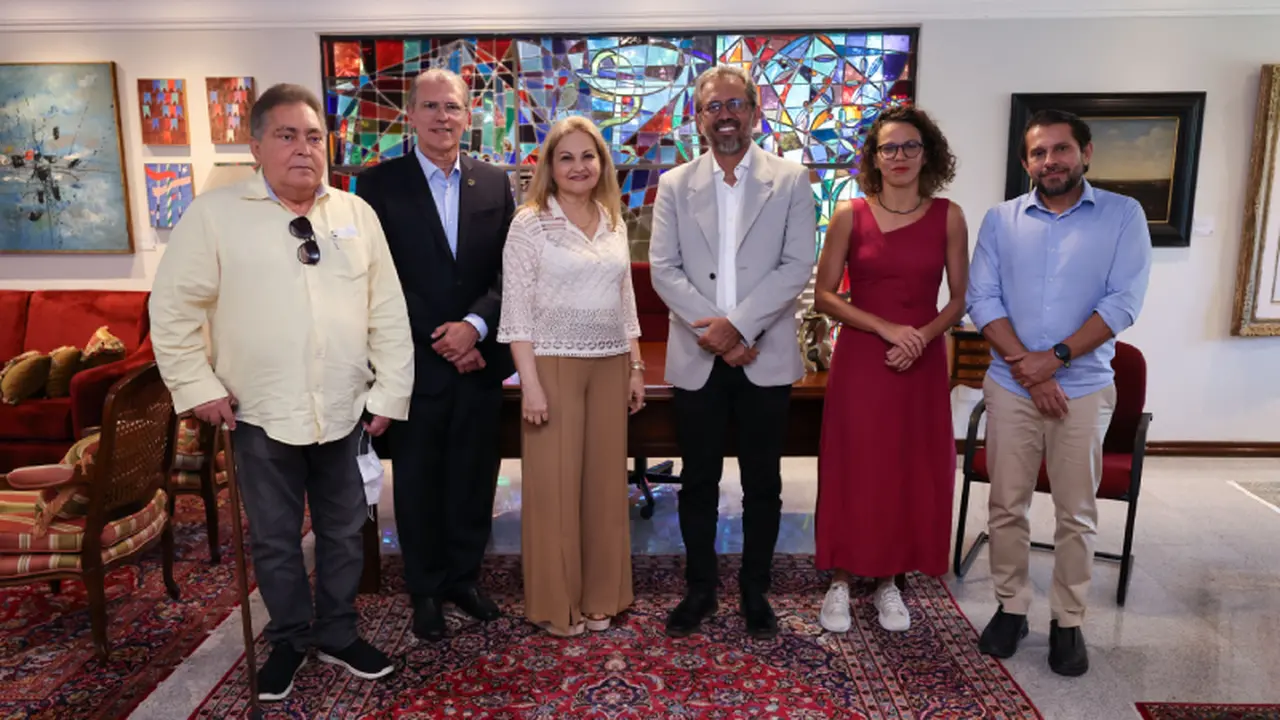 Imagem da notícia: Elmano visita obras do Complexo Cultural Yolanda e Edson Queiroz