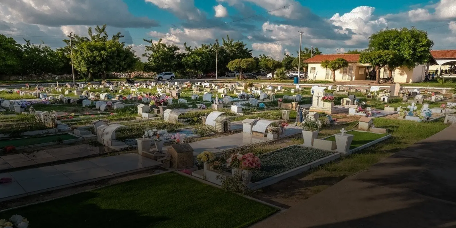 Imagem da notícia: Santos e mortos foram os primeiros habitantes da 'nova Jaguaribara', cidade do Ceará que 'nasceu' com o Castanhão