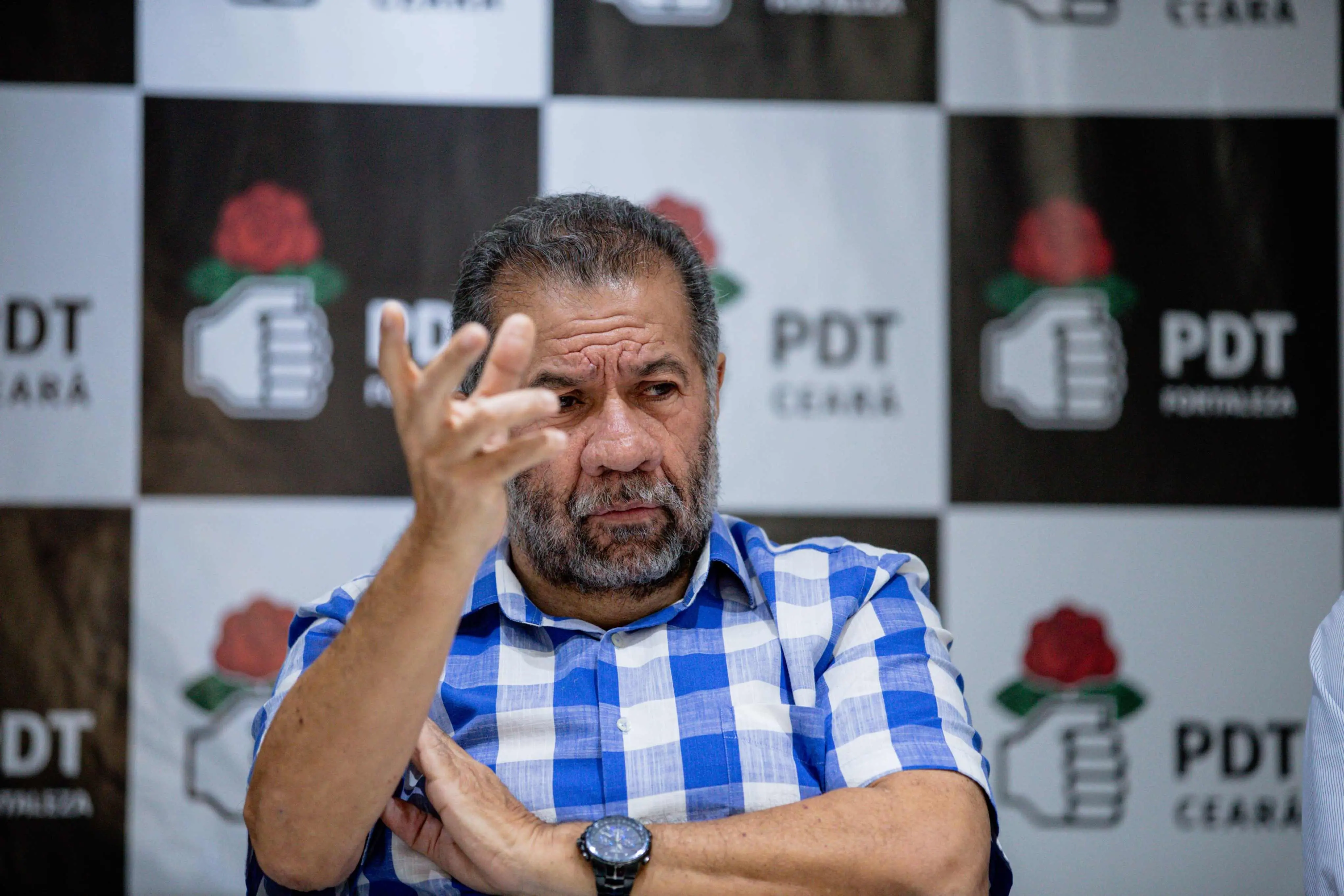 Imagem da notícia: Lupi diz que Roberto Cláudio errou ao apoiar André Fernandes, mas defende que ele siga no PDT: ‘Ninguém está condenado'