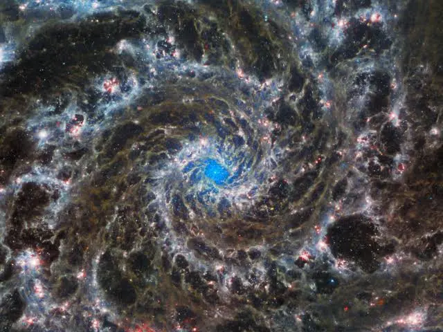 Imagem da notícia: A Teoria do Big Bang está obsoleta? Veja o que muda com as descobertas do James Webb