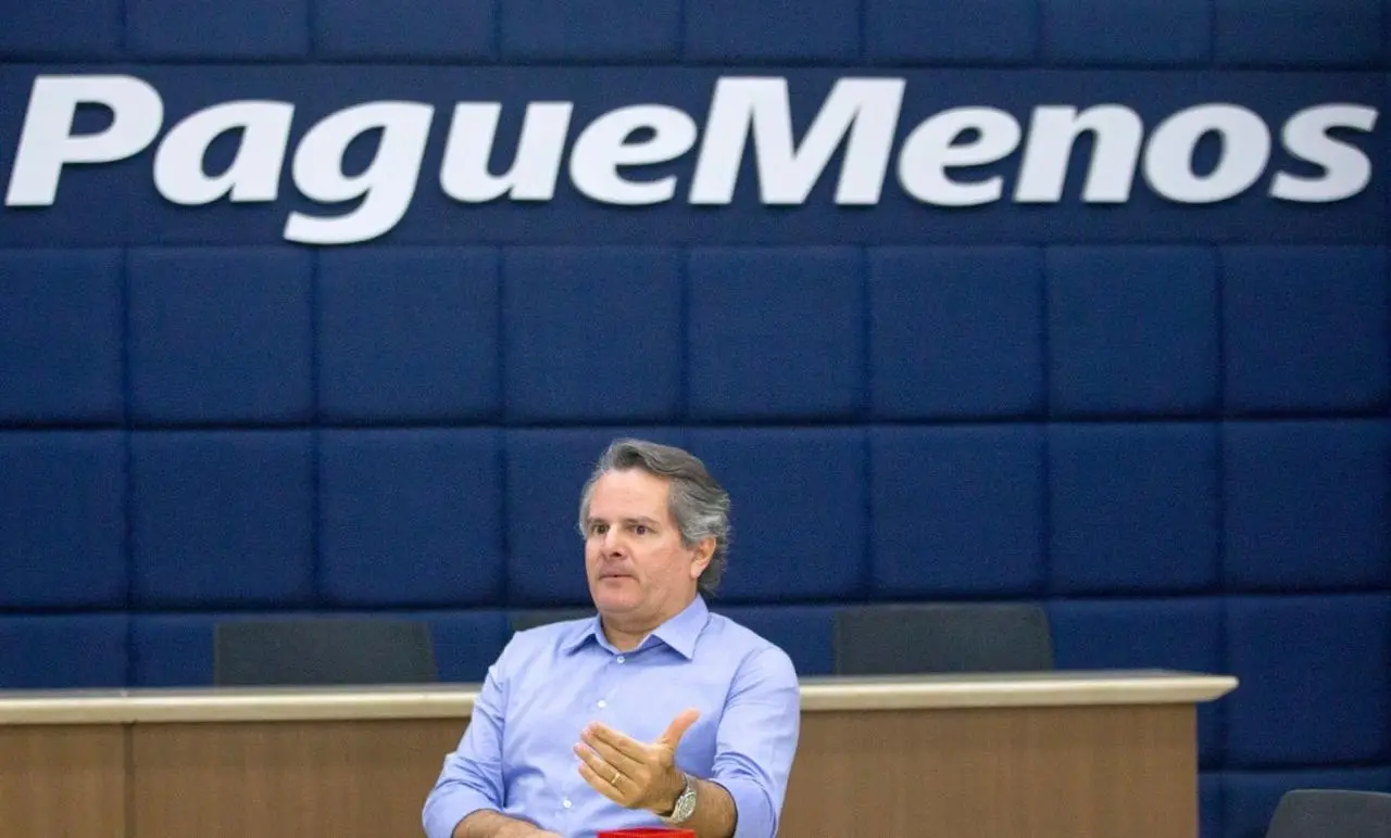 Imagem da notícia: De videomaker de partos a executivo em multinacionais: quem é o cearense que comanda a Pague Menos